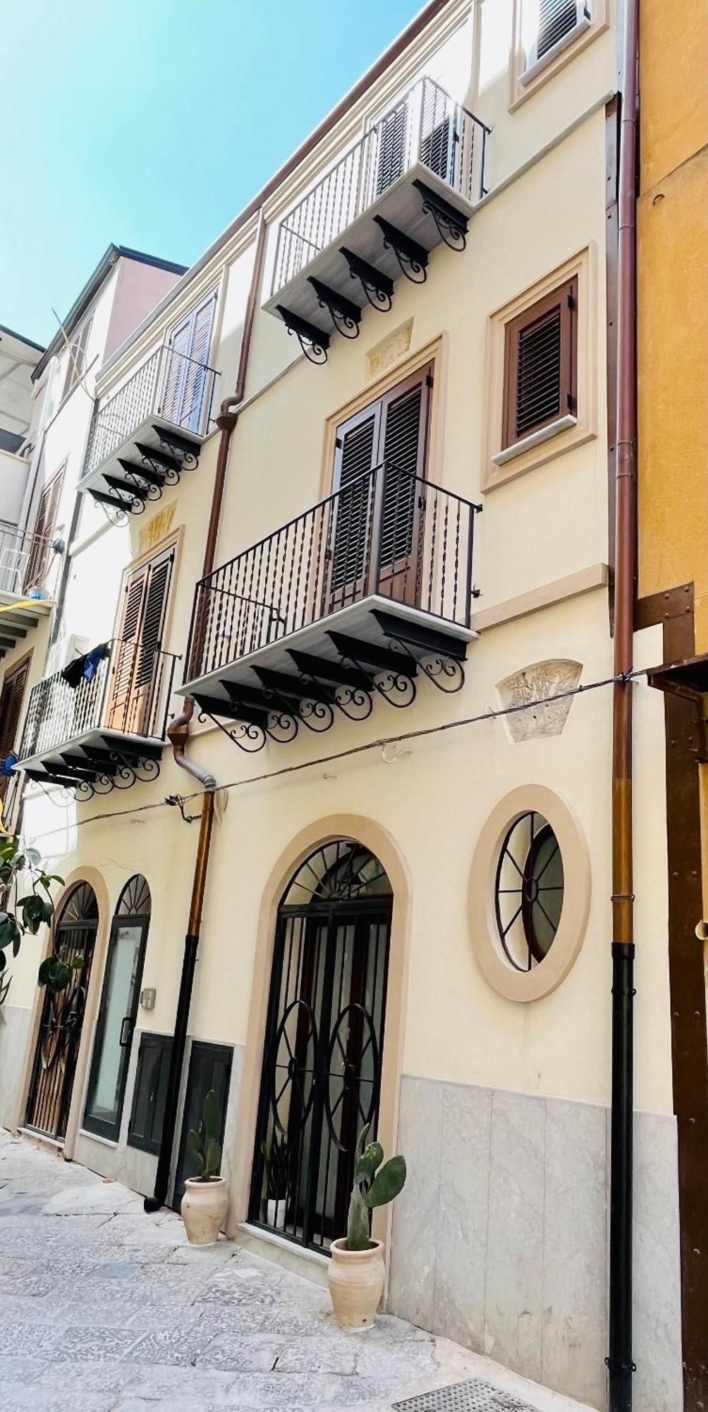 Sikelia Apartment Centro Palermo Bagian luar foto